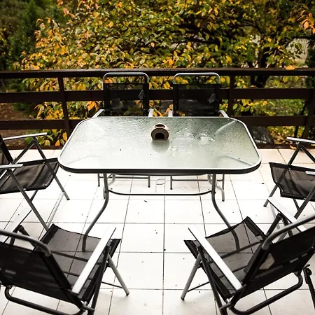 Fenyves Ut 1 艾斯特根