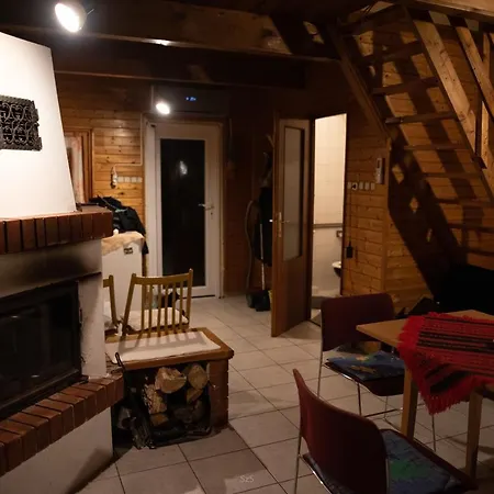 Fenyves Ut 1 公寓 艾斯特根